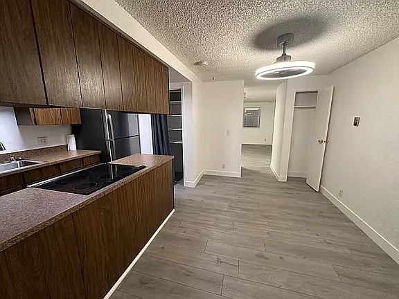 120 Stanford Dr #C — Photo 3