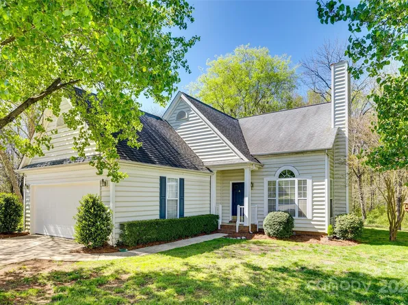 13831 Queenswater Ln, Charlotte, NC 28273