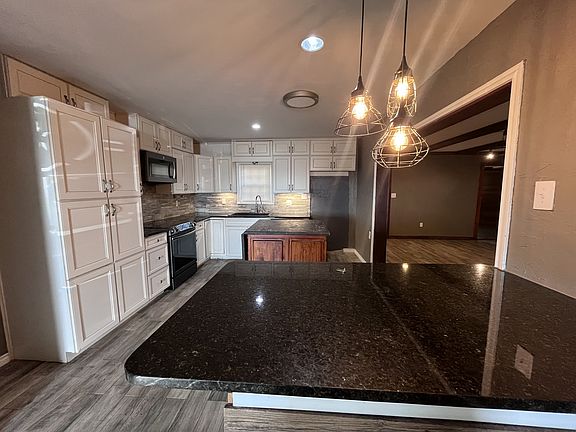 4th image of 7603 Alcove Ave