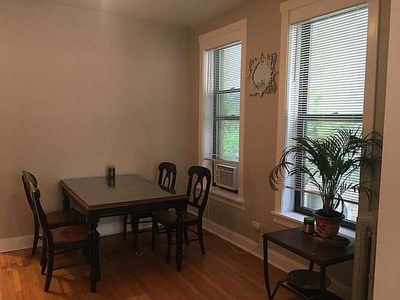 4th image of 1306 W Argyle St APT 1