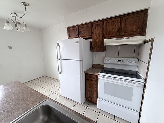 5th image of 9625 Grove Ave #C