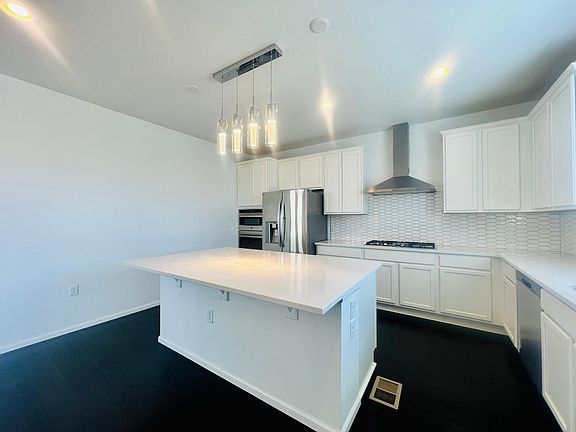 4th image of 21034 E Quincy Pl