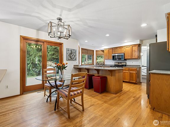 4th image of 3306 12th Avenue Ct NW