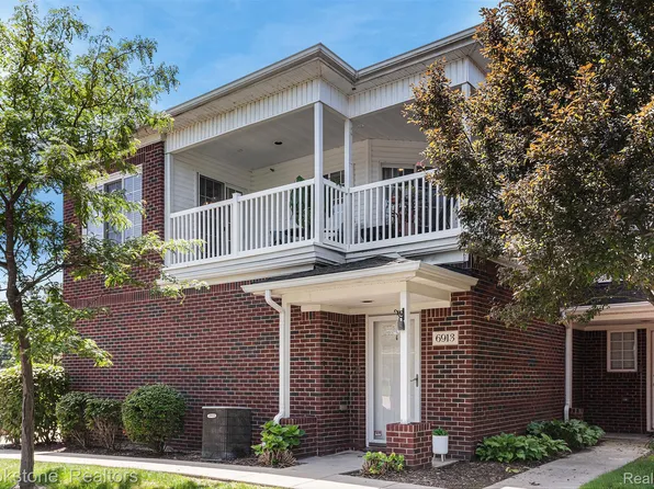 6913 Boulder Pointe Dr, Washington, MI 48094