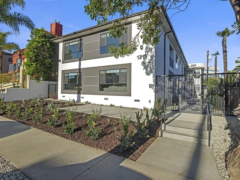 1311 19th St #3 — Photo 2