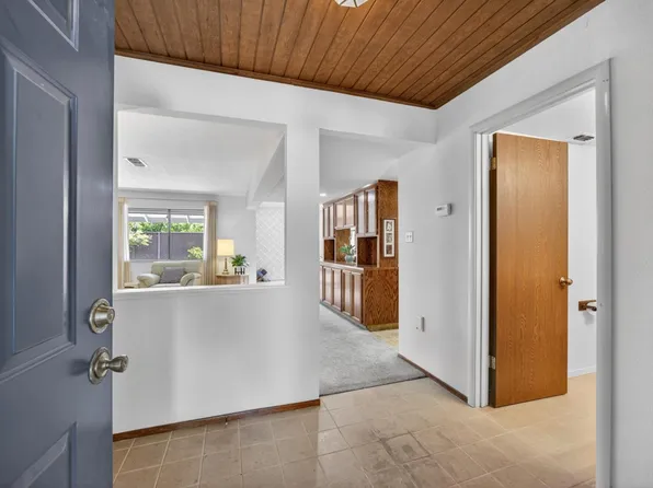 30 Park Place Ct, Sacramento, CA 95831
