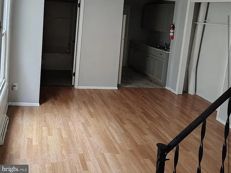 527 Sassafras St — Photo 4