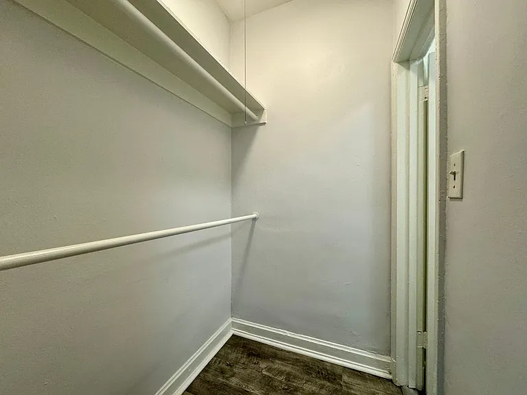 St. Charles Studio Apartments — Photo 7