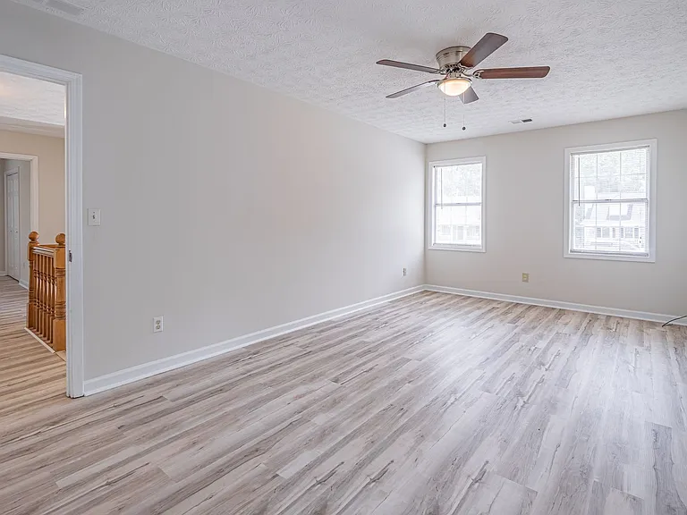 2402 Betsy Ct SW — Photo 26