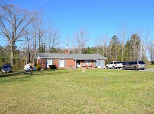 2002 The Falls Rd, Crewe, VA 23930