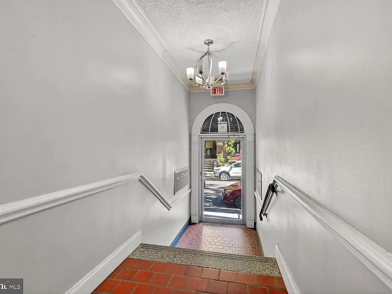 1820 Swann St NW #4 — Photo 7