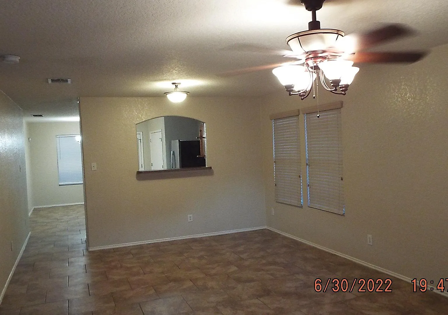 3 bed, 1716 sqft, $1,845 — Photo 4