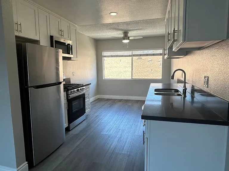 Palm View Apartments in Azusa — Photo 43