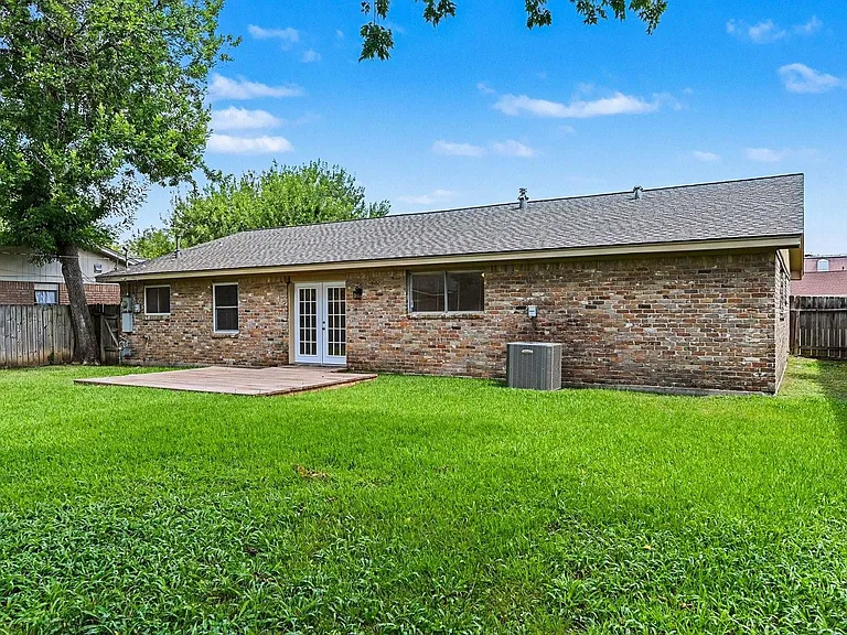 9315 Val Verde St — Photo 24