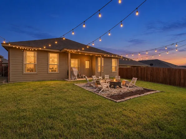 9733 New Bern Dr, Fort Worth, TX 76108