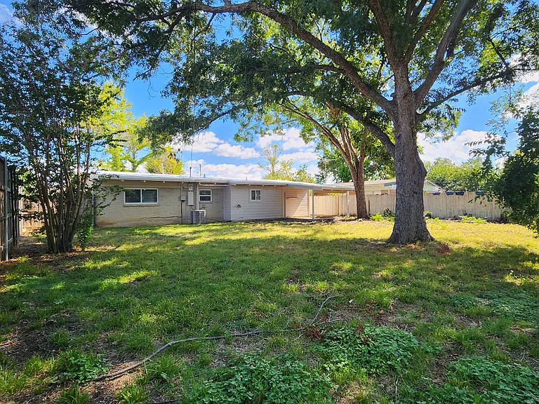 2651 Roger Williams Dr — Photo 11