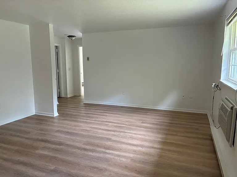 39 Pleasant St — Photo 10