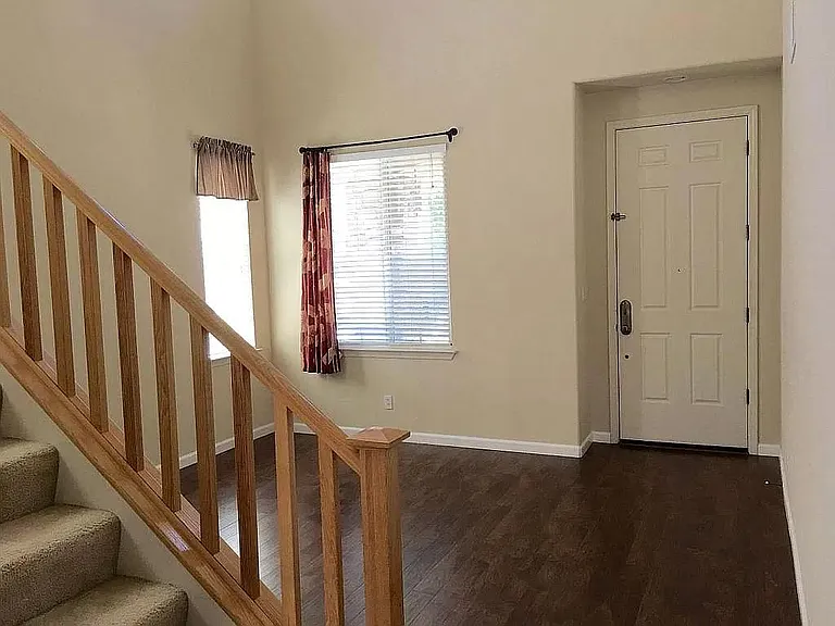 living room & high ceiling