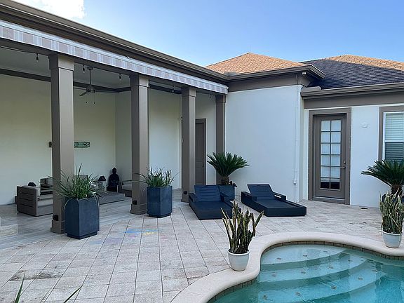 2nd image of 4121 Corrine Dr