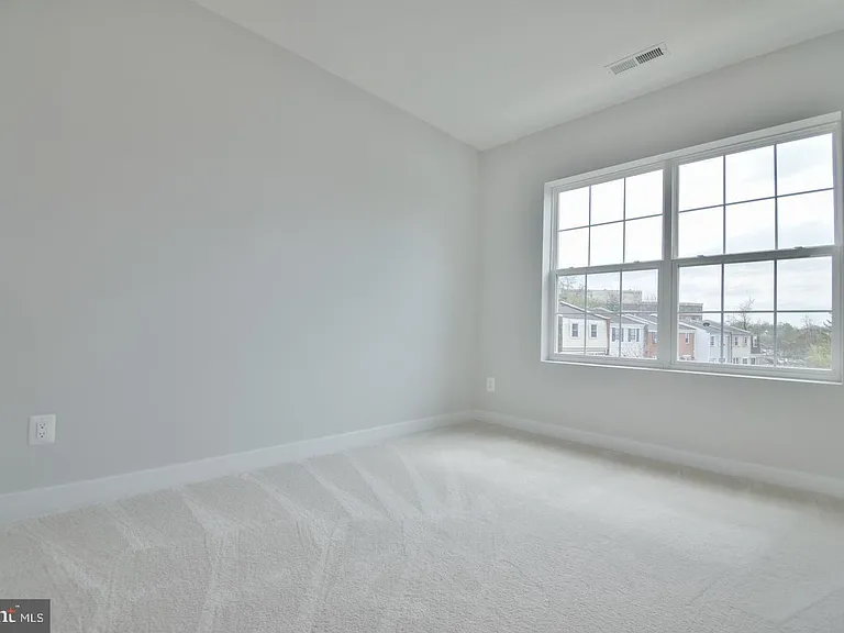 8276 Safarian Way — Photo 21
