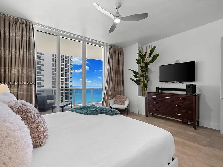 15901 Collins Ave #1502 — Photo 15