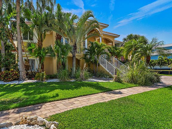 3rd image of 6016 Kipps Colony Dr E