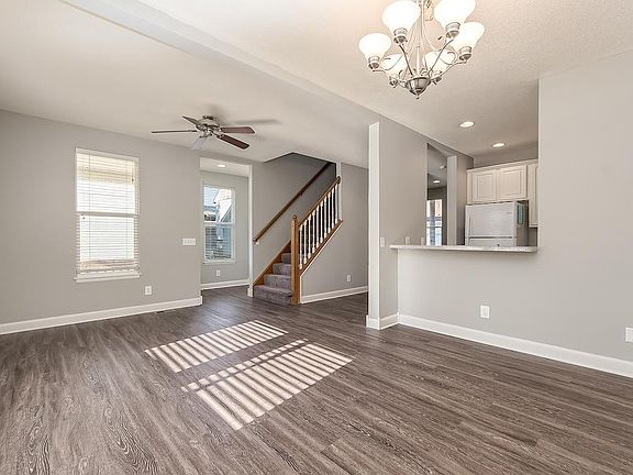 3rd image of 6217 Hutchinson St