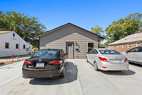 1835 S Glenn St Photo 1