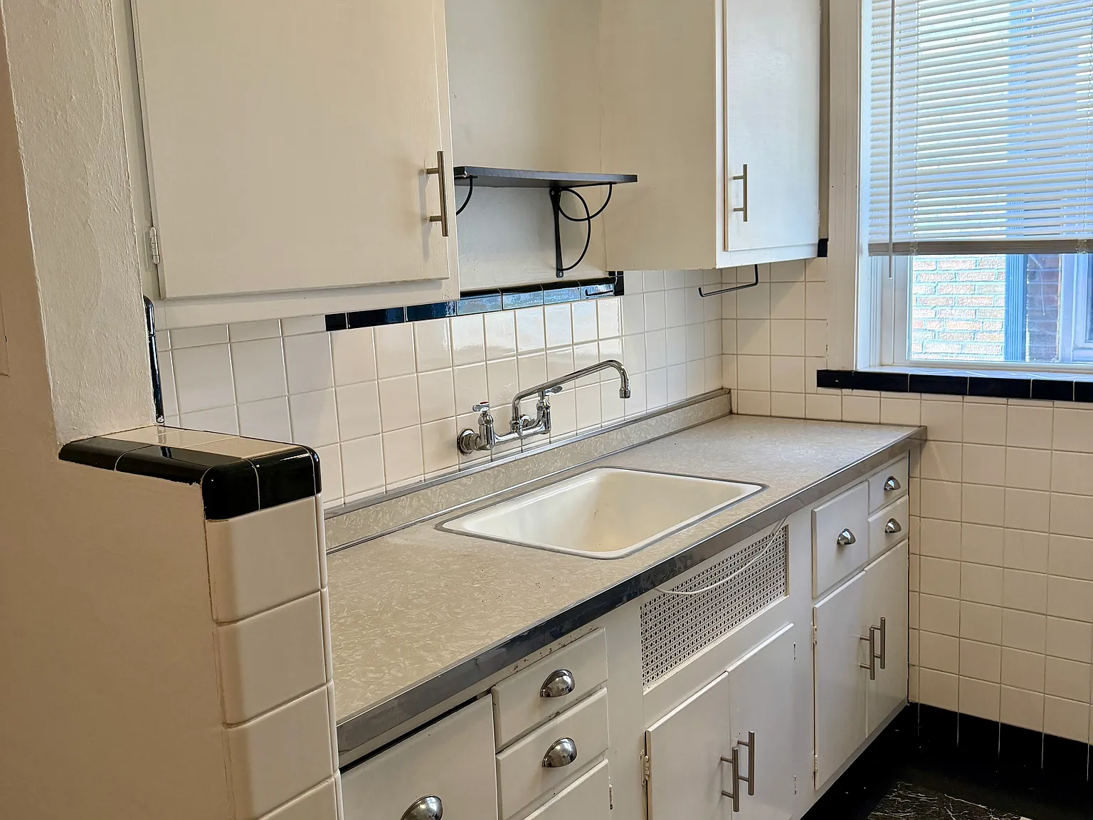 1 bed, 800 sqft, $950 — Photo 3