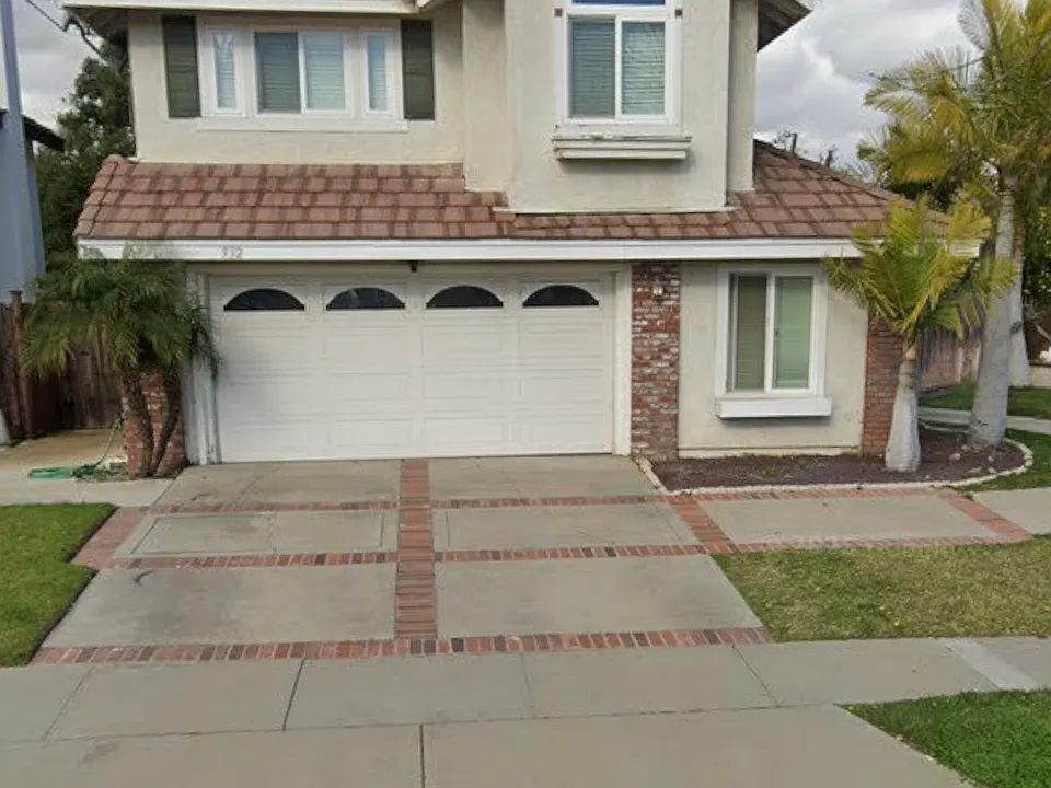 932 Highland View Dr