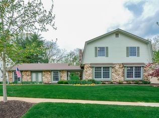 1865 Schoettler Valley Dr, Chesterfield, MO 63017
