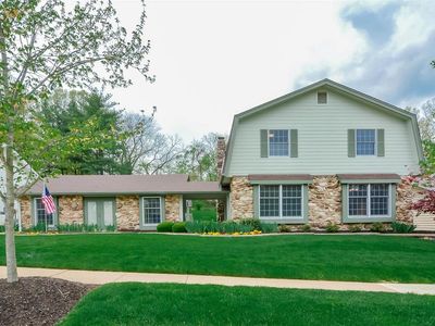 1865 Schoettler Valley Dr, Chesterfield, MO, 63017