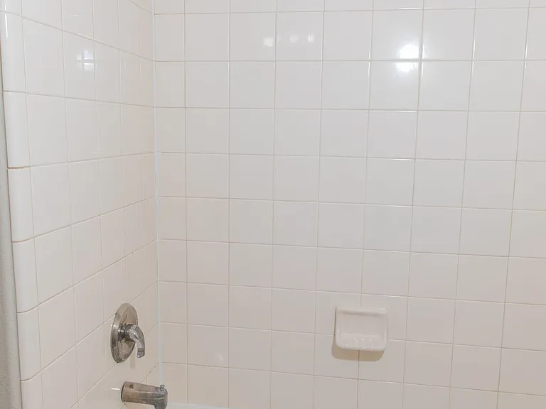2530 Aldon St — Photo 43