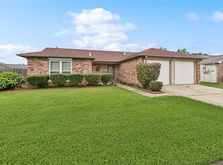 1045 Kingsway Dr S, Gretna, LA 70056