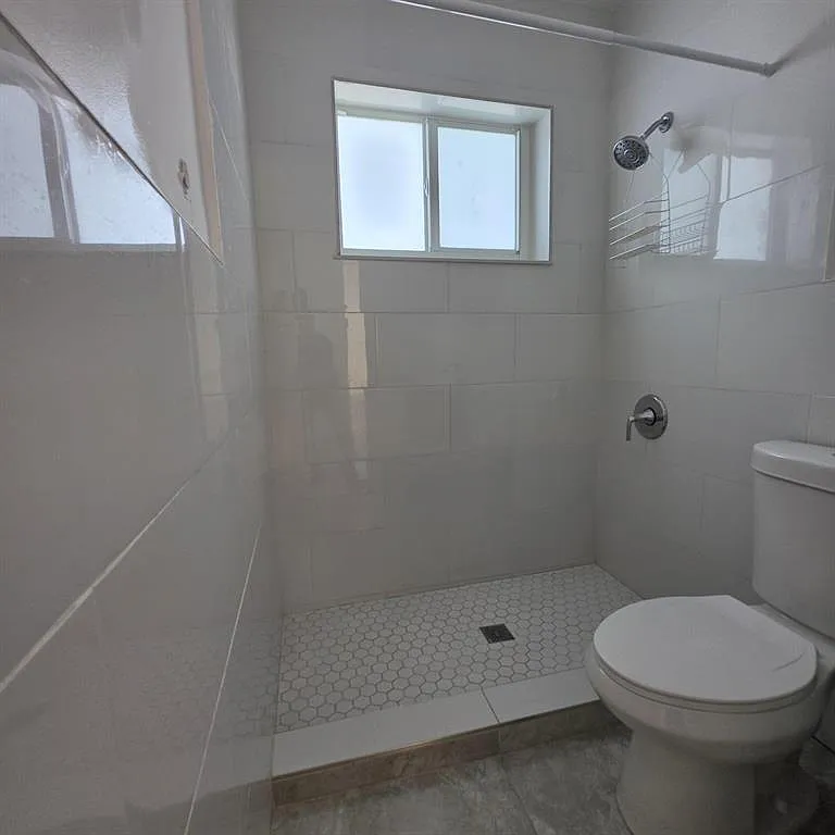 2 bed, 1.0 bath, 1200 sqft, $2,300 — Photo 3