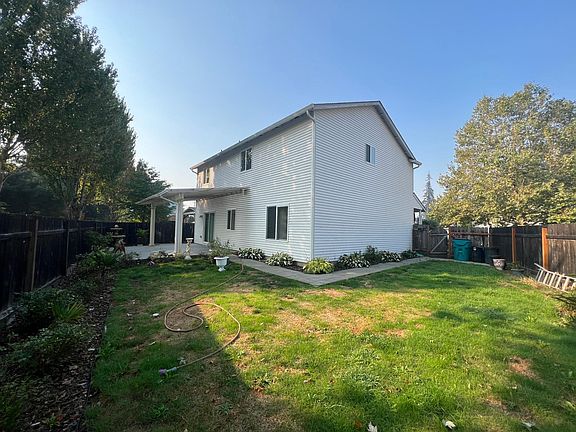 3rd image of 15521 NE 82nd Cir
