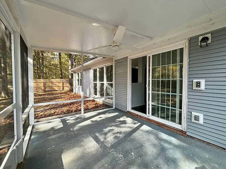 156 Wainwright Mnr — Photo 2