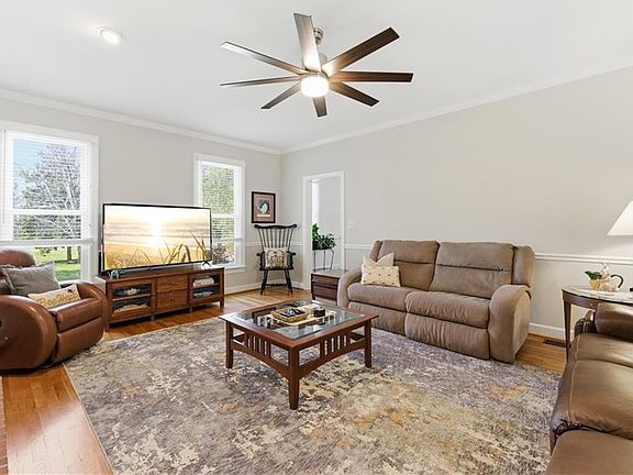 4th image of 1099 Red Bank Rd