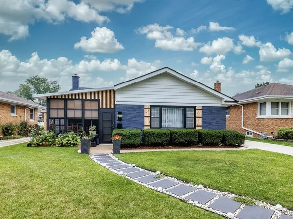 1233 Woodside Rd, La Grange Park, IL 60526