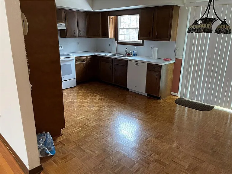 113 Sandy Dr — Photo 33