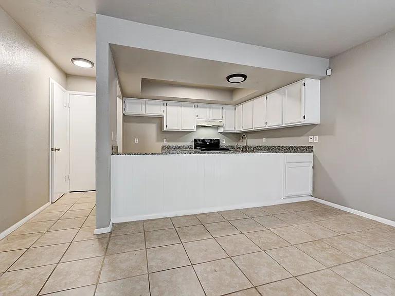 2221 NW 117th St — Photo 40