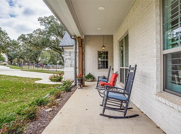 3rd image of 115 Noble Oak Ct