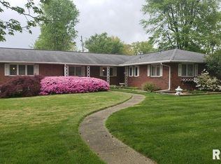 1701 Julianne Dr, Marion, IL 62959