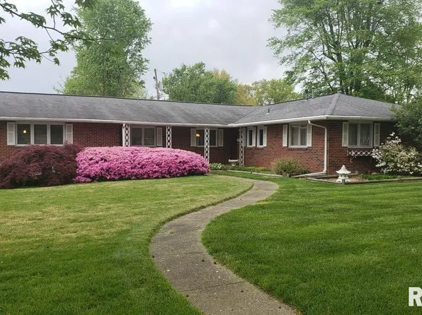 1701 Julianne Dr, Marion, IL 62959