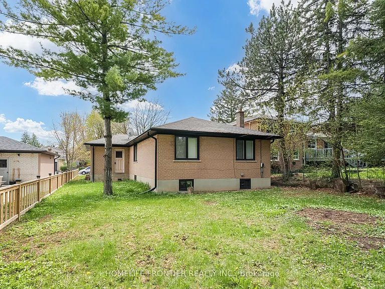6 Dalmeny Rd #LOWER — Photo 22