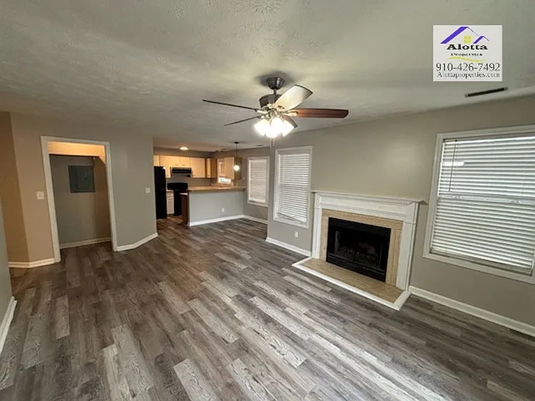 1002 Brookhollow Dr #5 — Photo 8