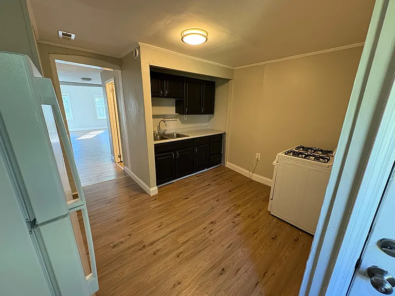33 Jefferson St #2 — Photo 1