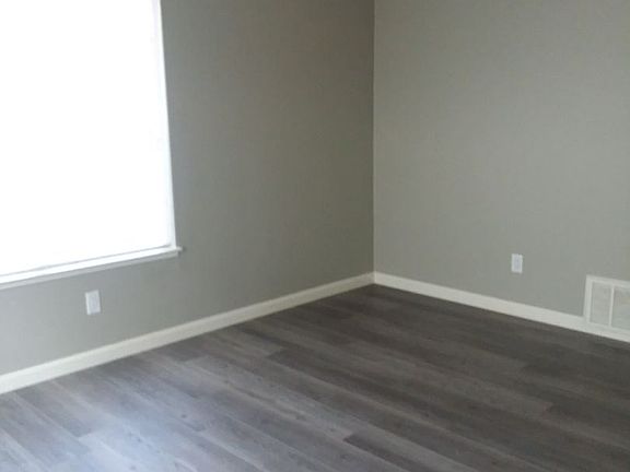 2nd image of 3919 Pheasant Dr Unit 1