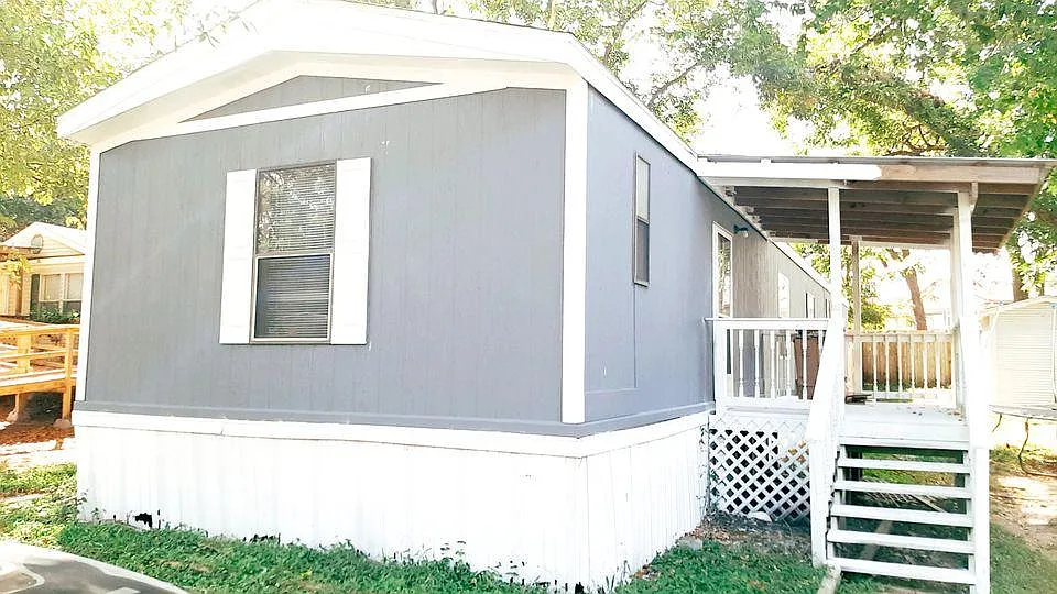 3 bed, 1216 sqft, $1,300 — Photo 2