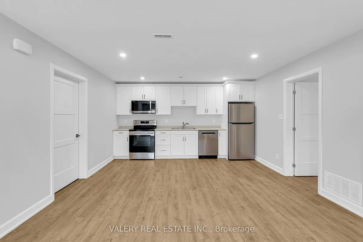 Building Photo - 600 2nd St E #11B